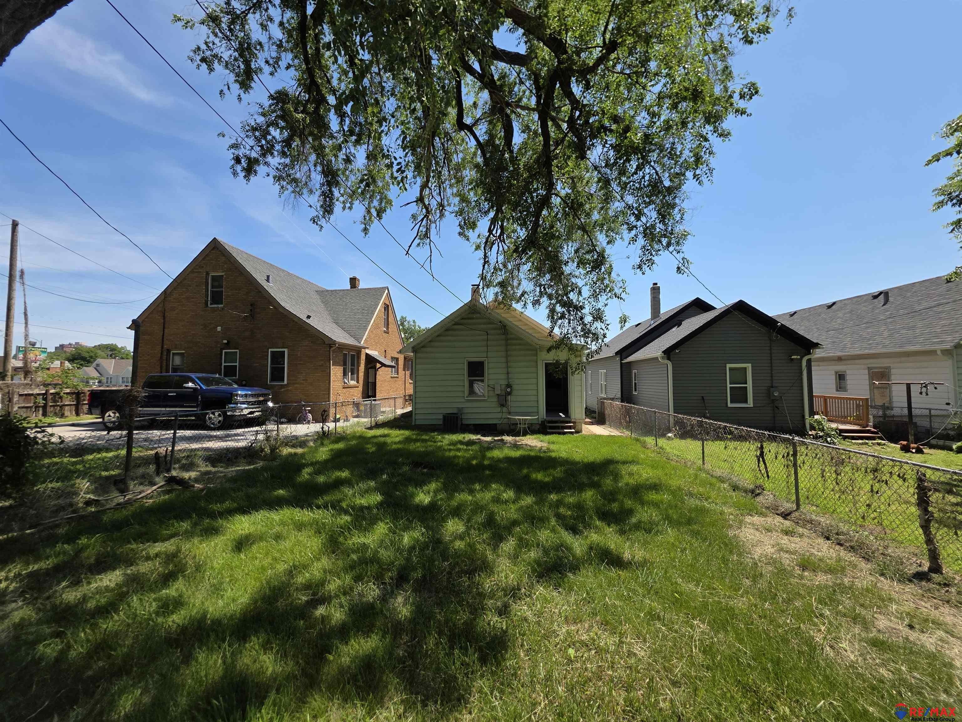 Single Family 2BR 1BA - 2706 S 13 Street, Omaha, NE