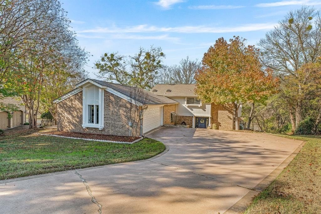 Single Family 3BR 3BA - 6521 Edgewood Court, Granbury, TX