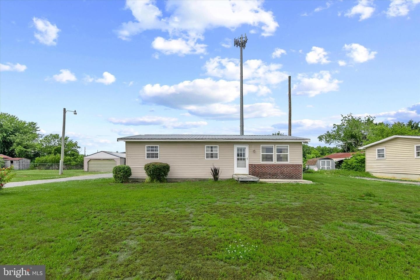 Single Family 3BR 2BA - 22984 HOLLYVILLE RD, HARBESON, DE