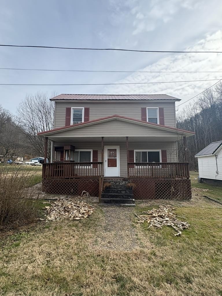 Single Family 2BR 1BA - 36 broad st, Van Lear, KY