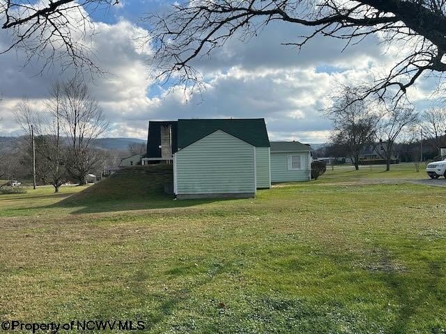 Single Family 3BR 1BA - 24 Crab Apple Lane, Valley Bend, WV
