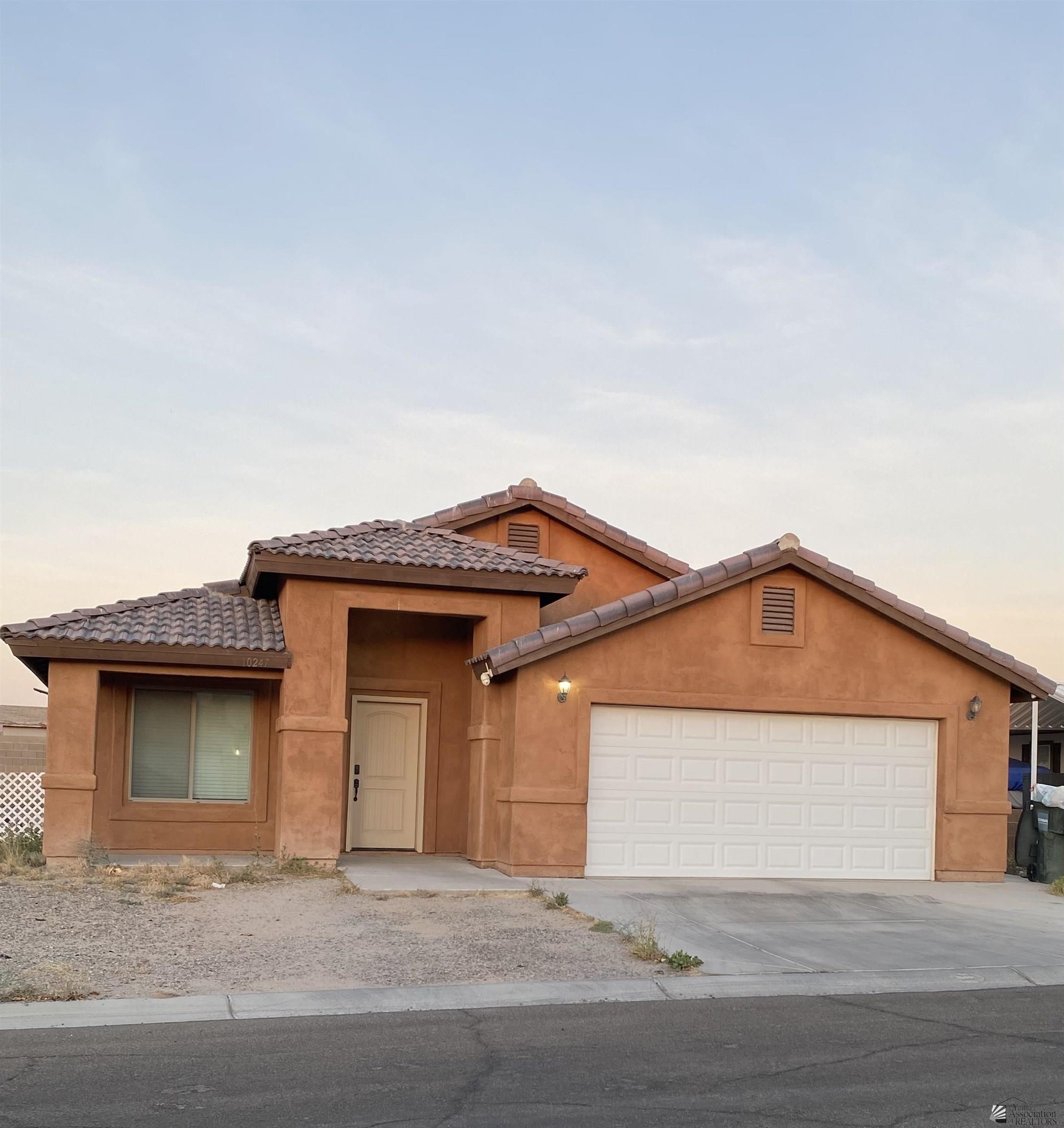 Single Family 3BR 2BA - 10247 S TYPHOON AVE, Yuma, AZ