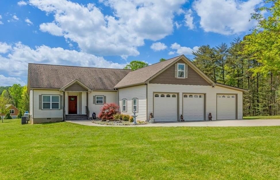 Single Family 3BR 2BA - 90 Whistle Pig Terrace, Blairsville, GA