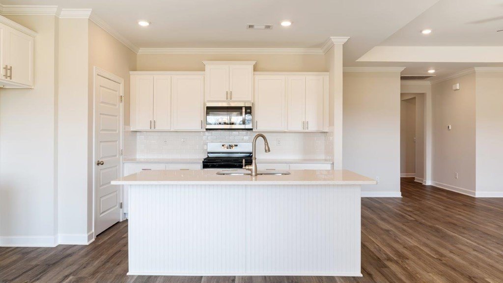 Single Family 4BR 2BA - 314 Heritage Way, Headland, AL