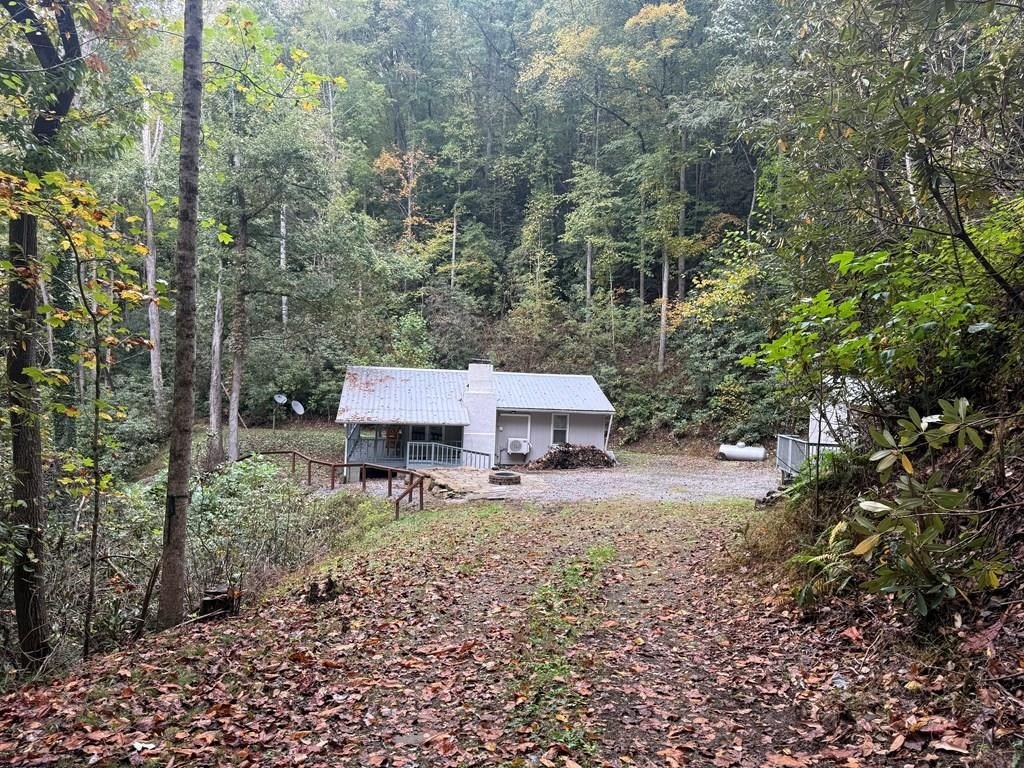 Single Family 2BR 1BA - 11 Fox Run, Bryson City, NC