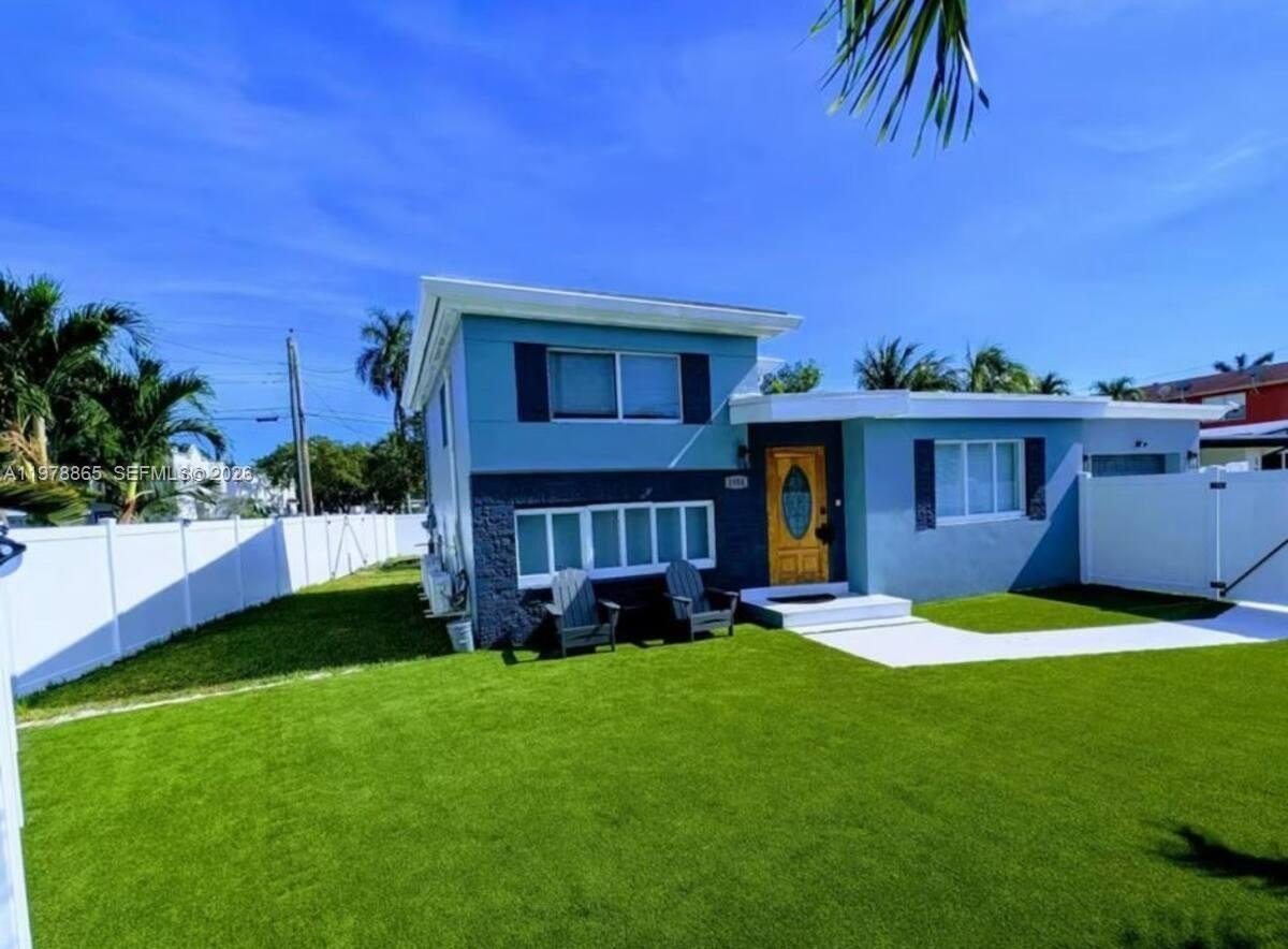 Single Family 5BR 3BA - 1904 SW 28th St, Fort Lauderdale, FL