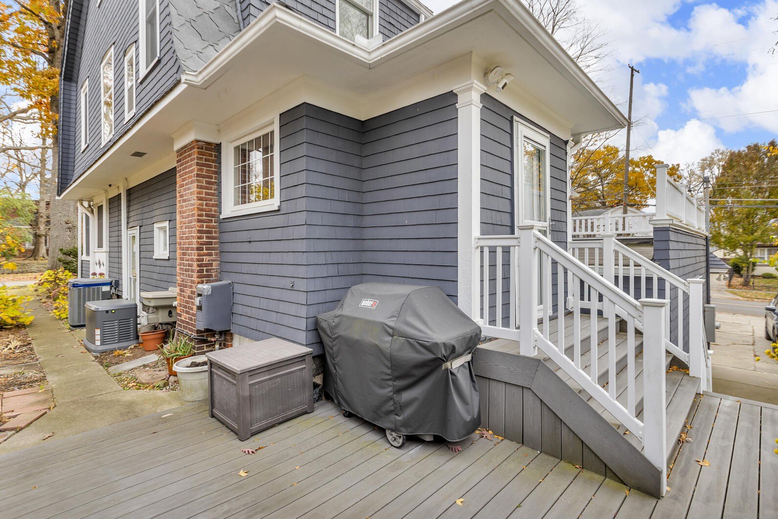 Single Family 4BR 3BA - 218 4th Street, Jackson, MI