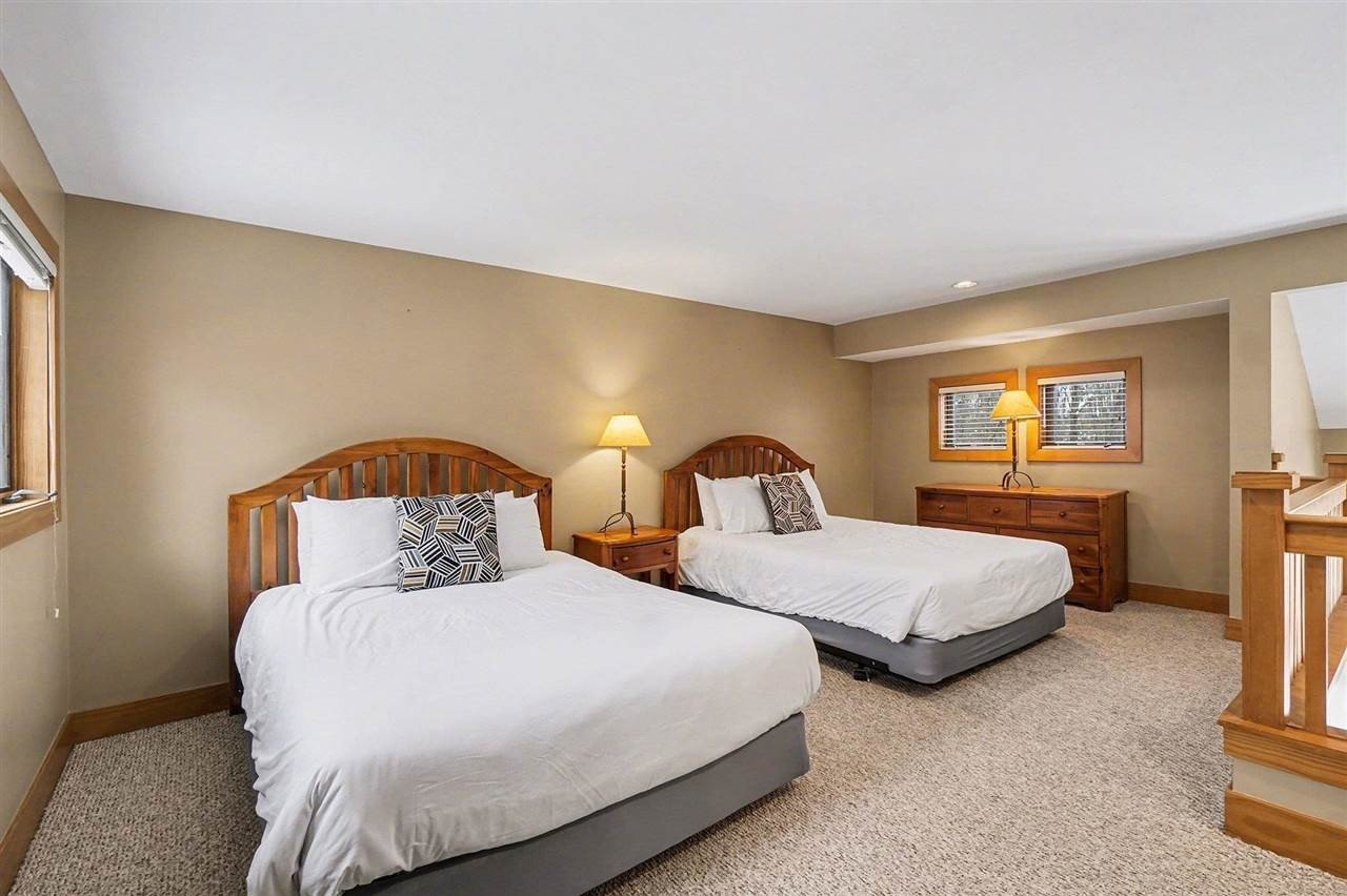 Single Family 5BR 4BA - 02538 Village, Boyne Falls, MI
