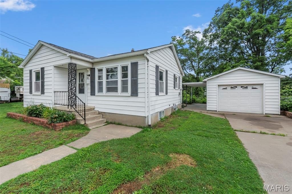 Single Family 2BR 1BA - 814 Star Street, Perryville, MO