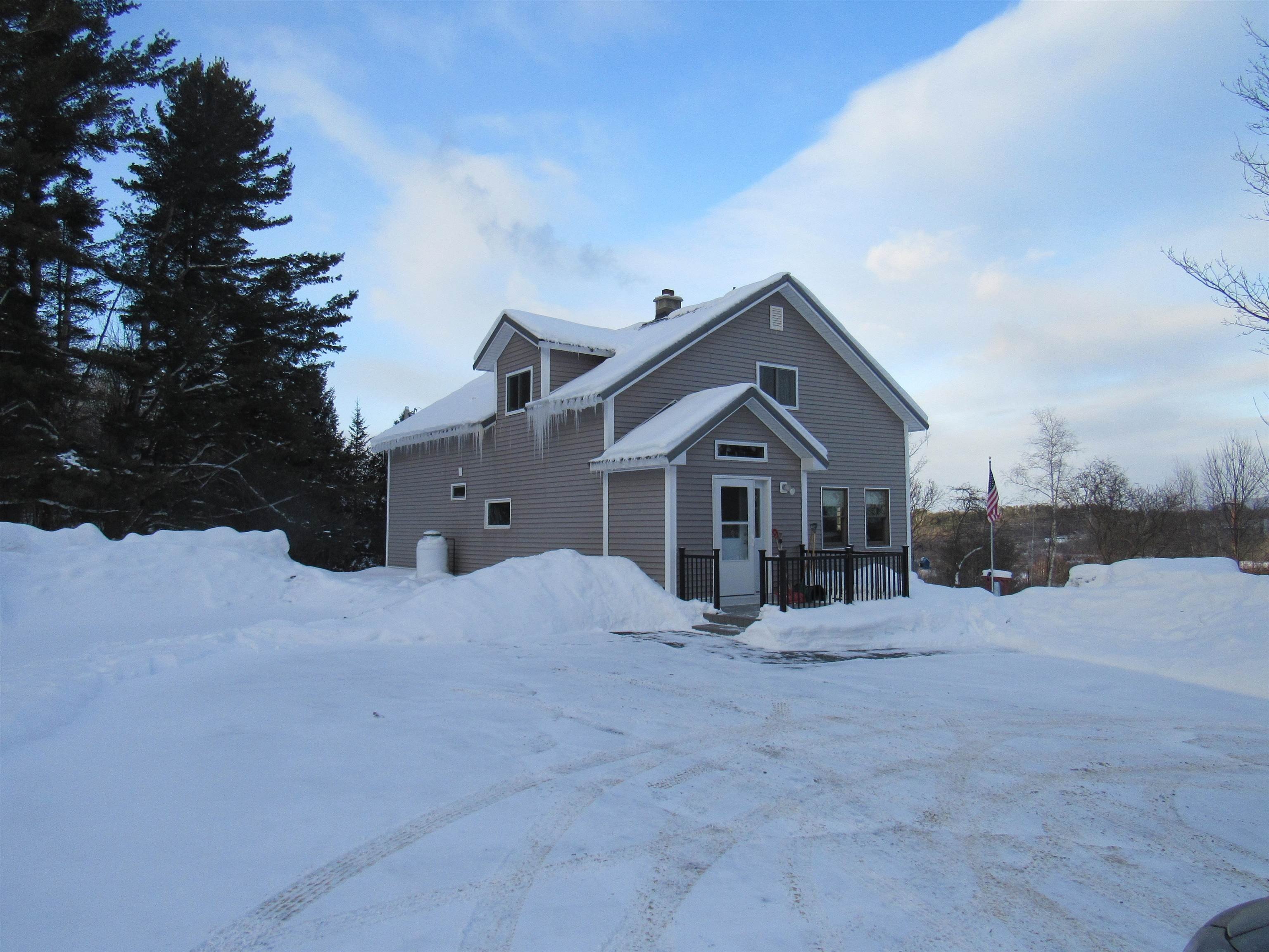 Single Family 4BR 1BA - 1901 Cross Road, Jay, VT