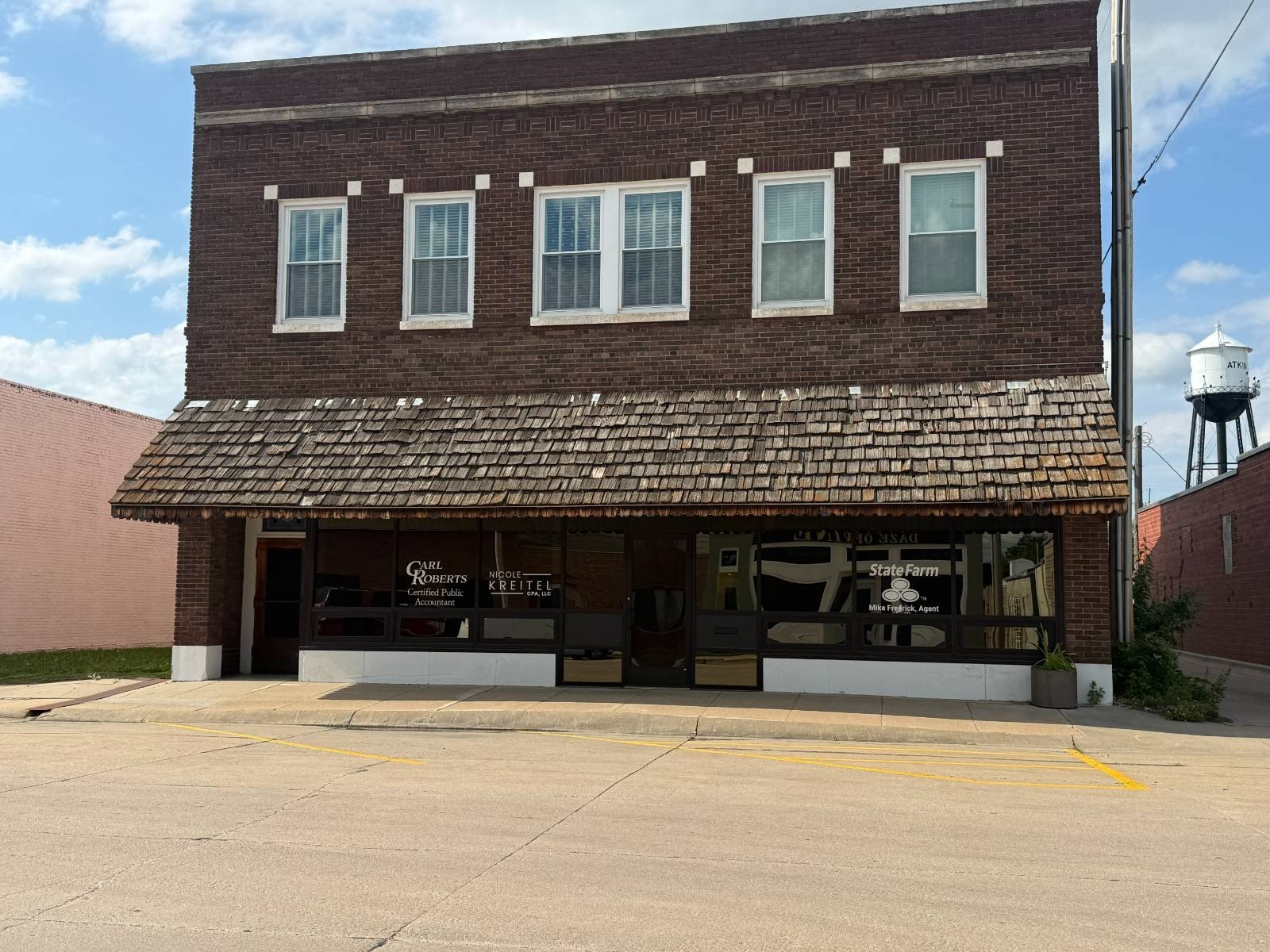 Single Family 2BR 4BA - 112 W State Street (Loft Apartment), Atkinson, NE
