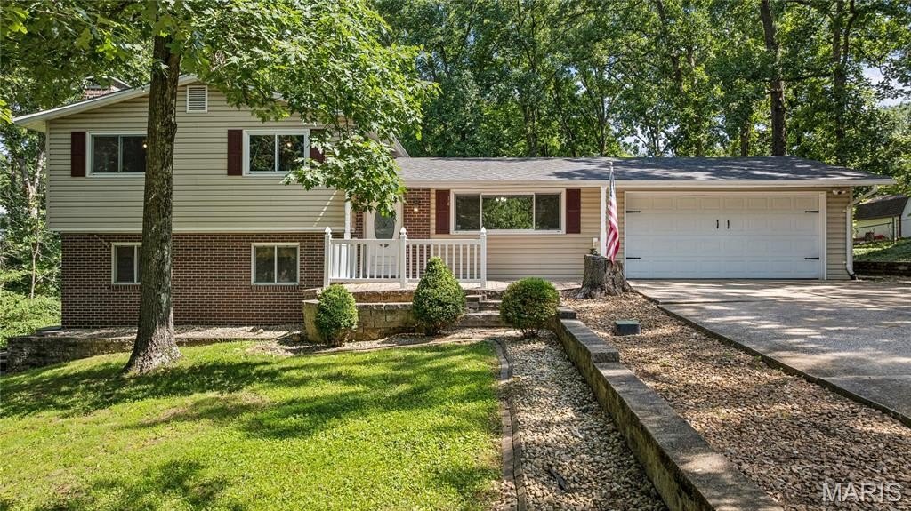 Single Family 3BR 2BA - 14 Brockton Circle, O'Fallon, MO