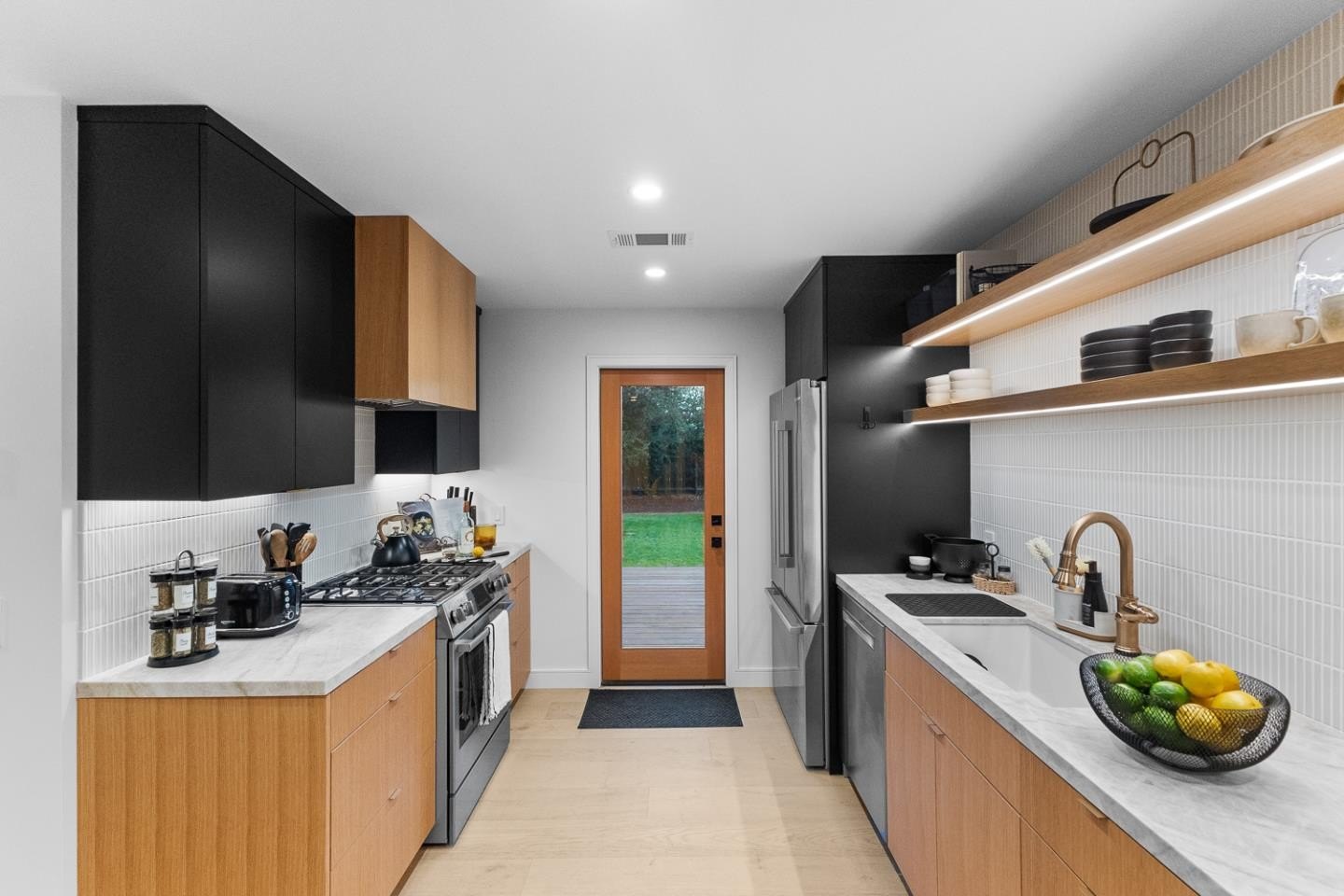 Single Family 3BR 2BA - 450 E Macarthur ST, SONOMA, CA