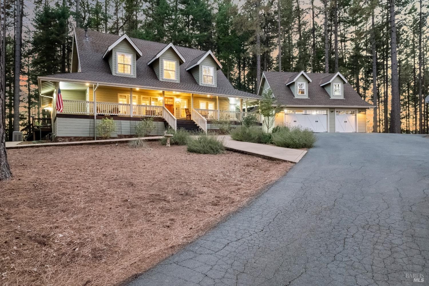 Single Family 4BR 3BA - 5701 Ridgewood Road, Willits, CA