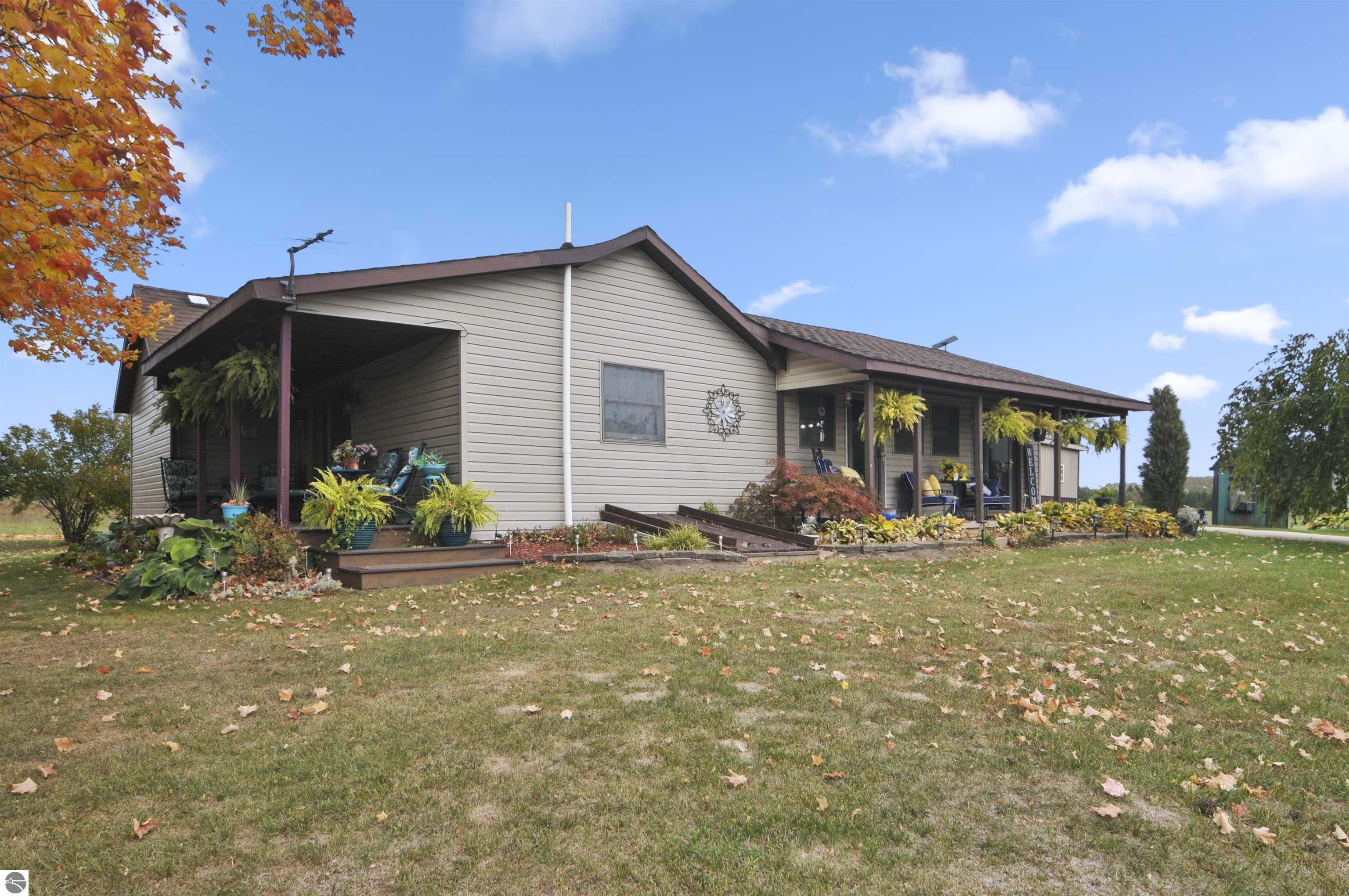 Single Family 2BR 1BA - 3626 90th Avenue, Evart, MI