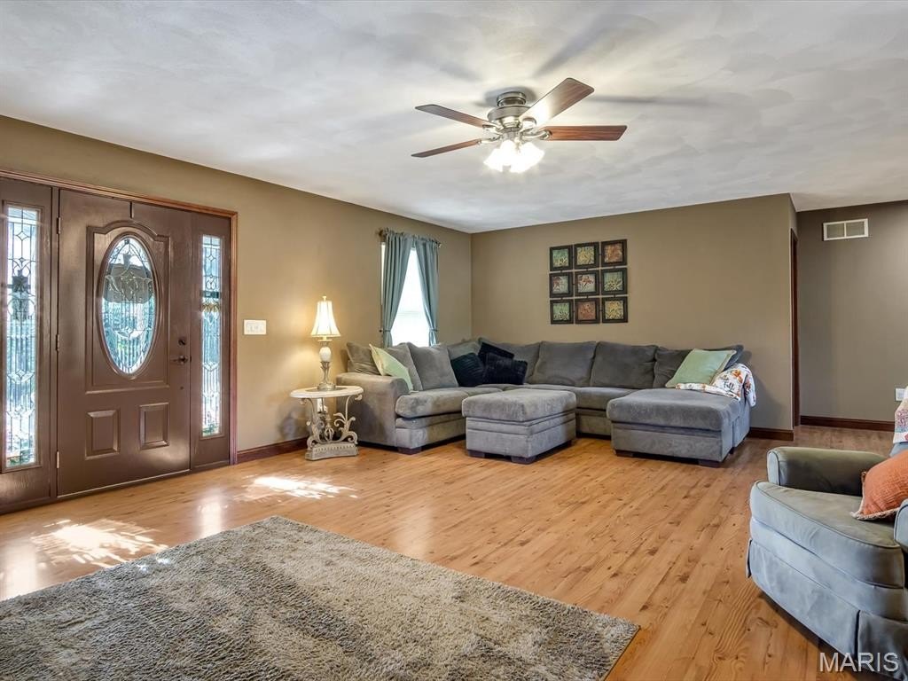 Single Family 4BR 3BA - 7315 Roscow Hollow Road, Prairie Du Rocher, IL