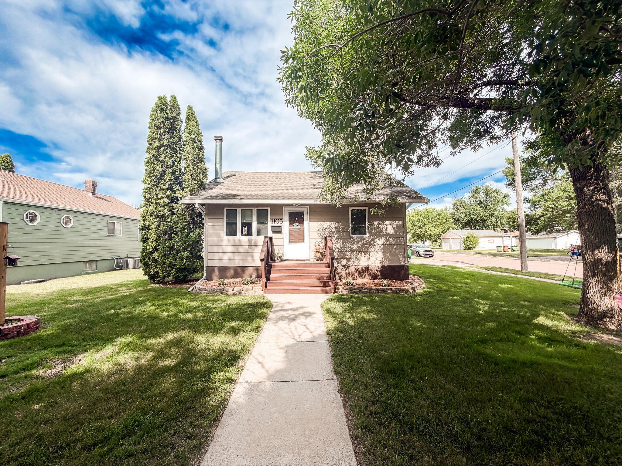 Single Family 3BR 2BA - 1105 Frank Ave SE, Huron, SD