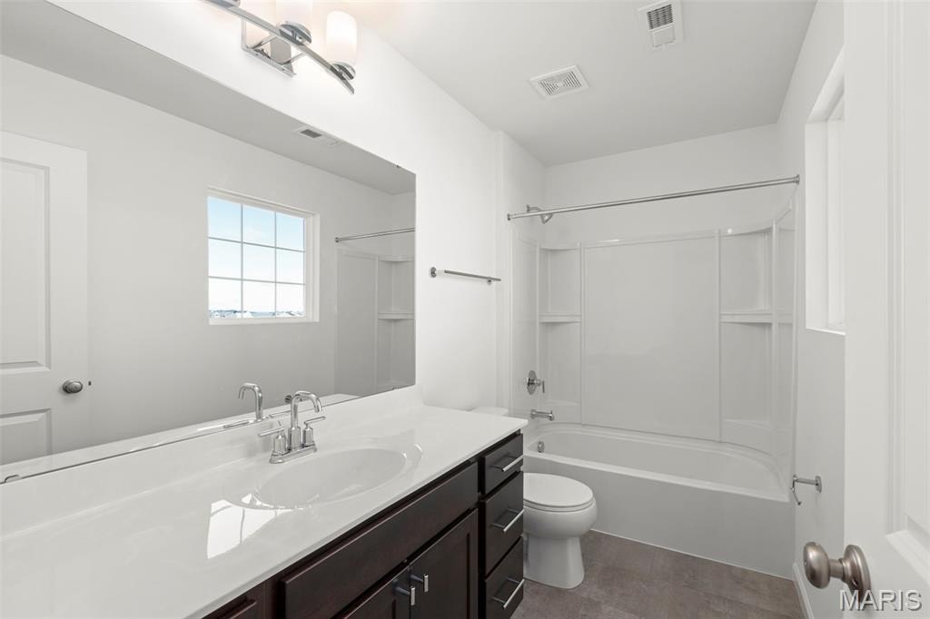 Single Family 3BR 3BA - 2 Fieldcrest at Meadows at Valley View Farms, Union, MO