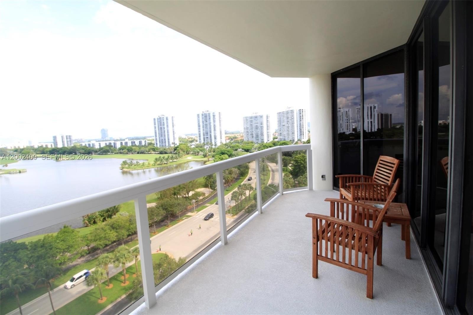 Condo 2BR 2BA - 20185 E Country Club Dr, Aventura, FL