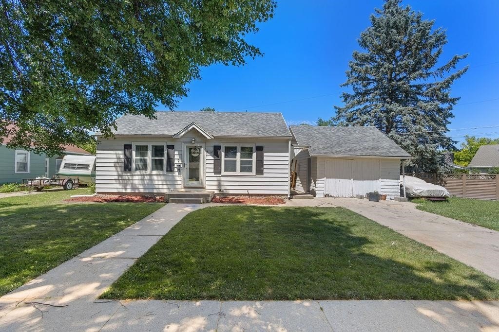Single Family 2BR 1BA - 2110 19th Street, Columbus, NE