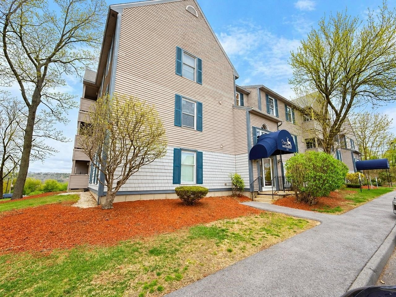 Condo 2BR 1BA - 122 Eastern Avenue, Manchester, NH
