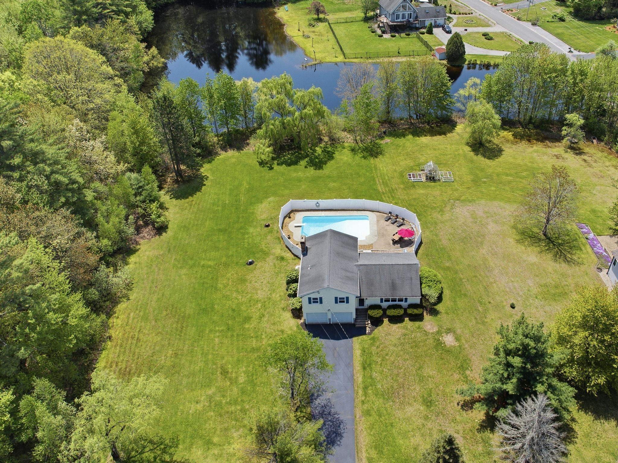 Single Family 3BR 3BA - 30 Tirrell Road, Bedford, NH