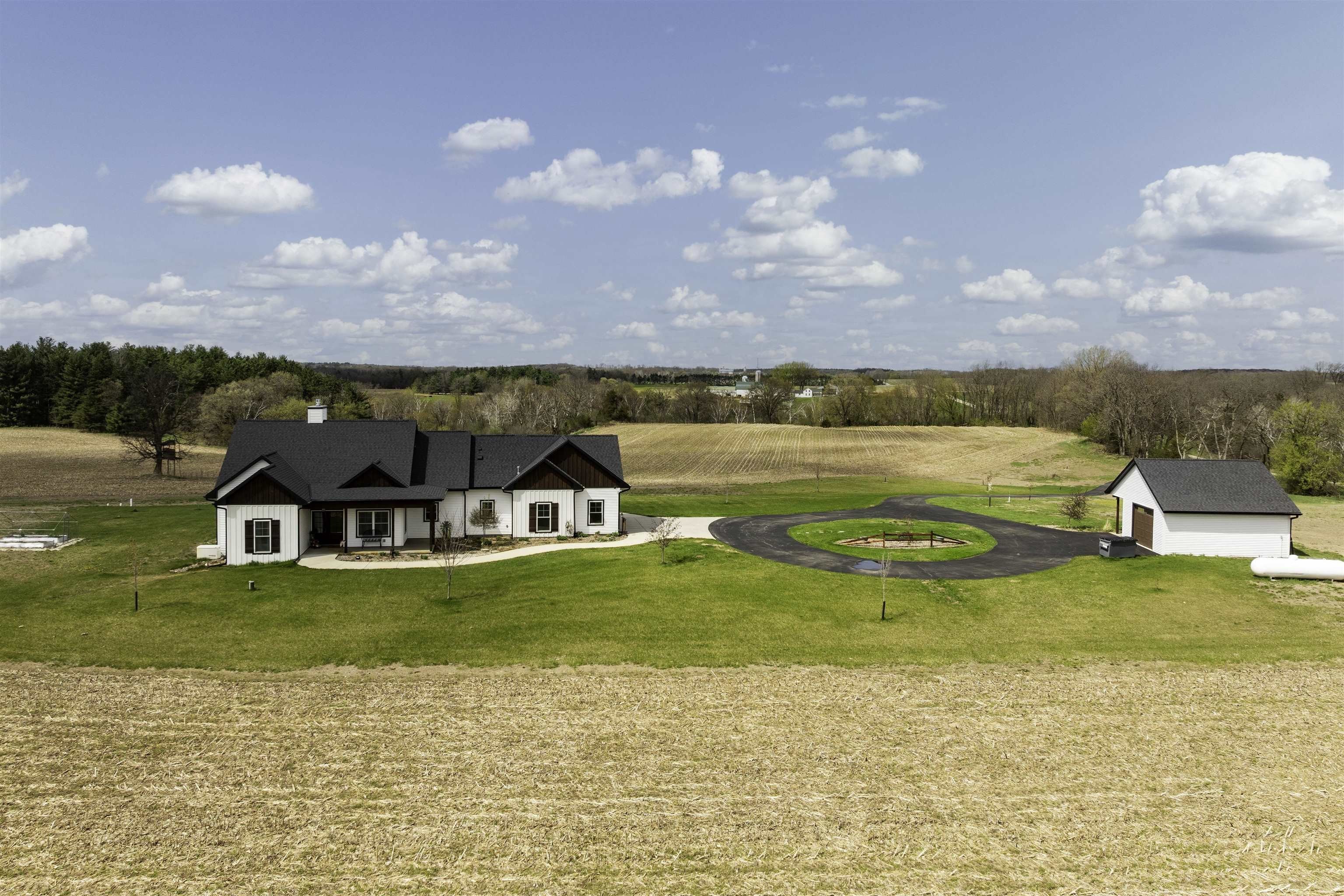 Single Family 3BR 3BA - N7117 Black Creek Road, Princeton, WI