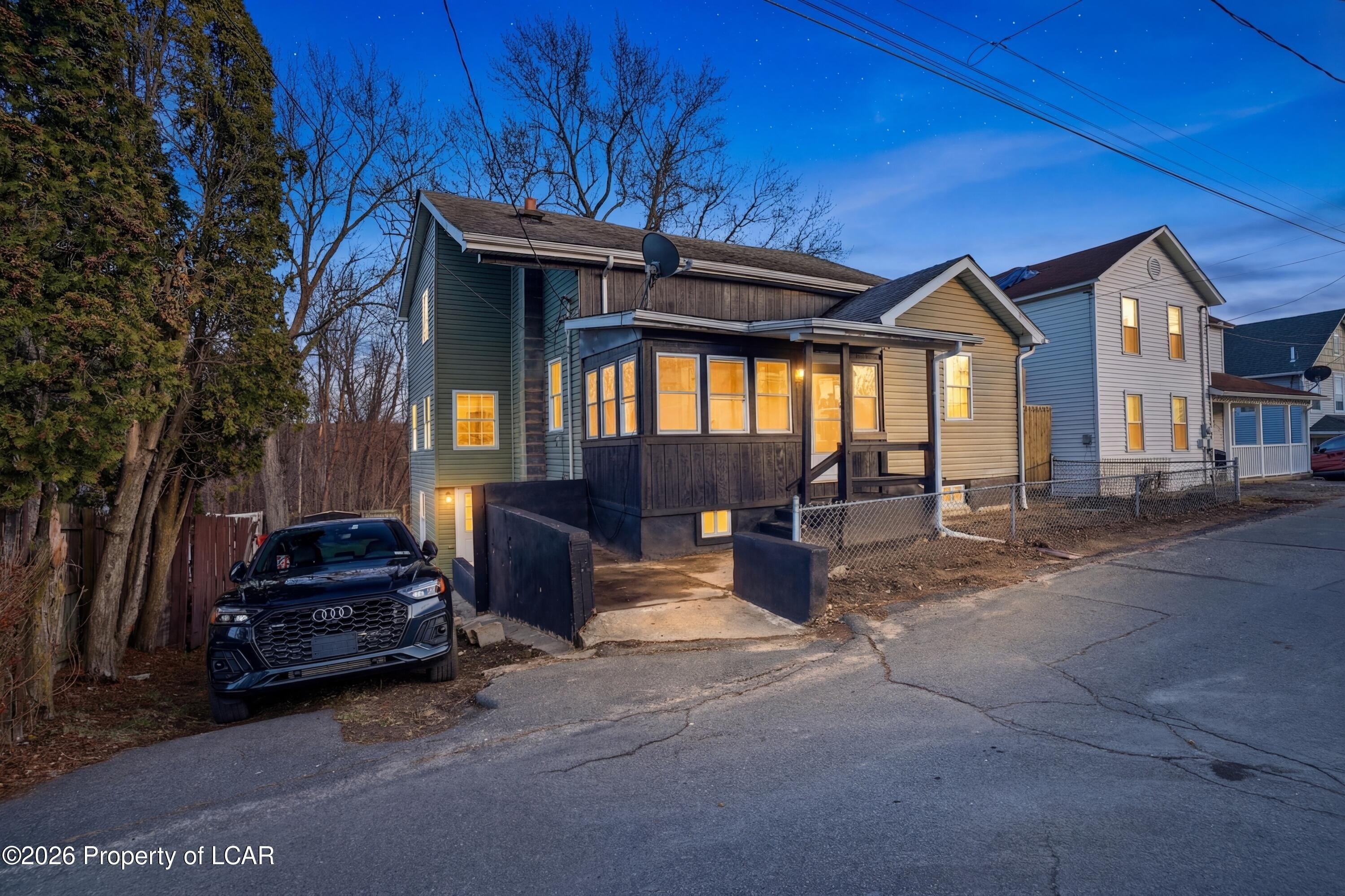 Single Family 5BR 3BA - 12 Kenley Street, Pittston, PA