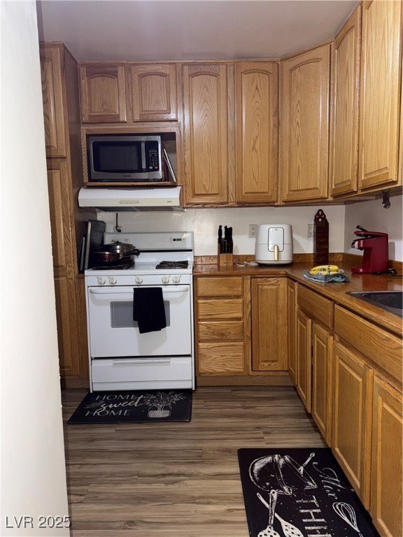 Single Family 2BR 3BA - 6120 Meadowhaven Lane, Las Vegas, NV