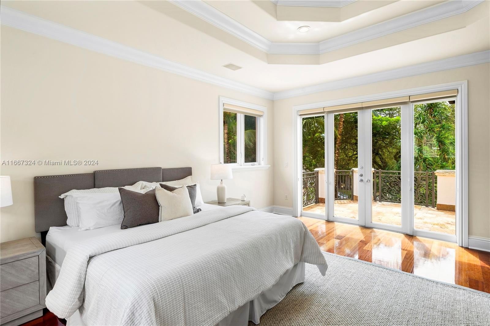 Single Family 6BR 8BA - 5770 La Luneta Ave, Miami, FL