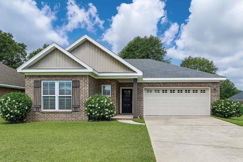 Single Family 4BR 2BA - 114 Brattleboro Ct, Dothan, AL