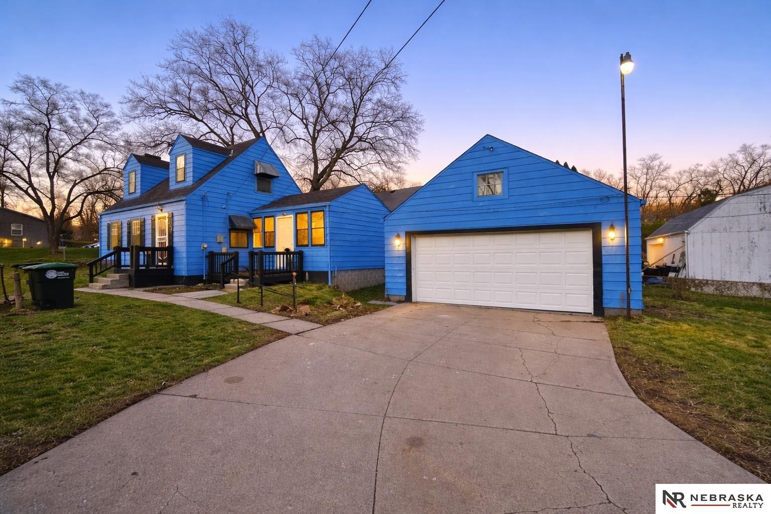 Single Family 2BR 2BA - 6217 N 46th Avenue, Omaha, NE