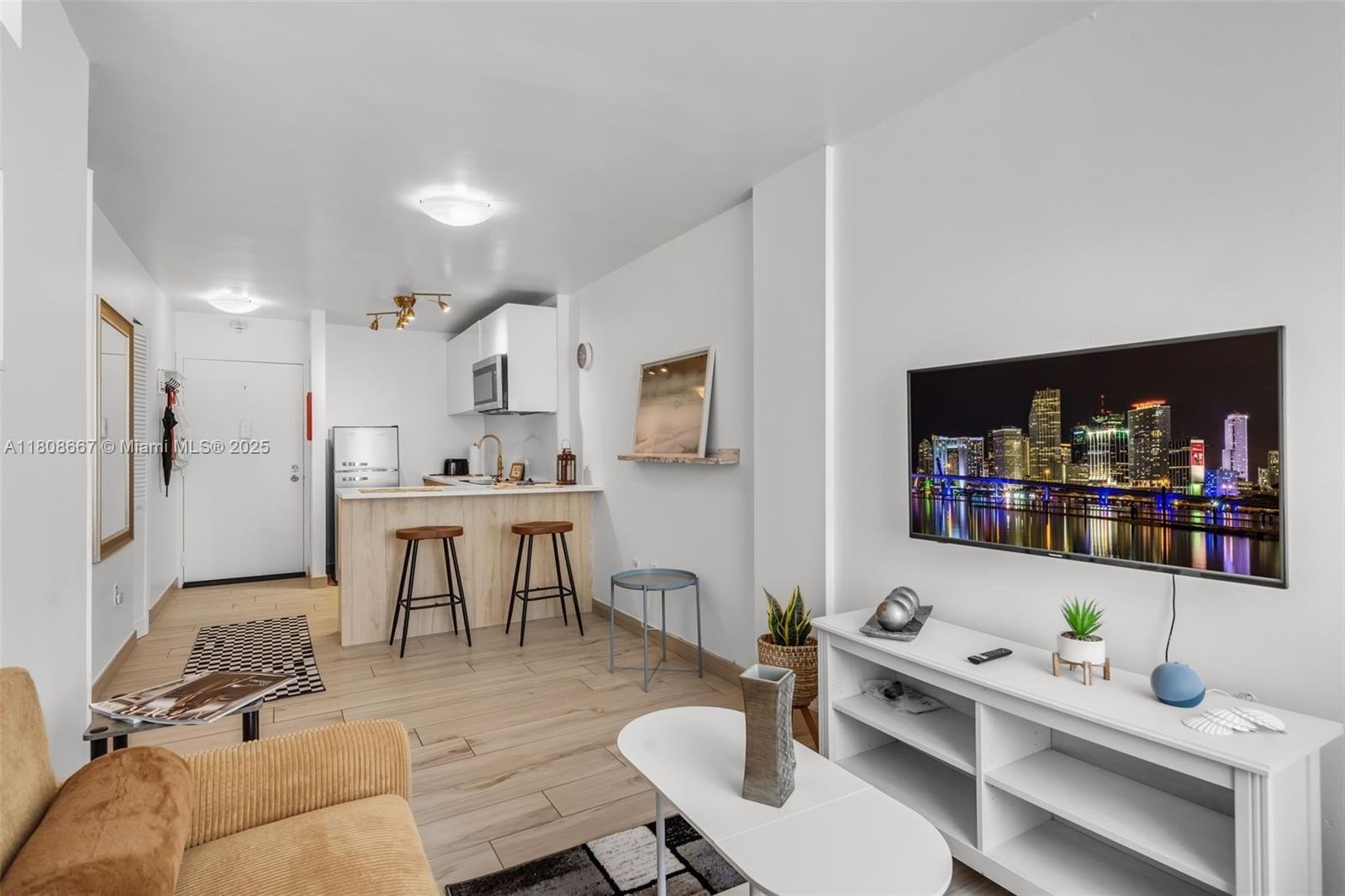 Condo 1BR 1BA - 710 Washington Ave, Miami Beach, FL