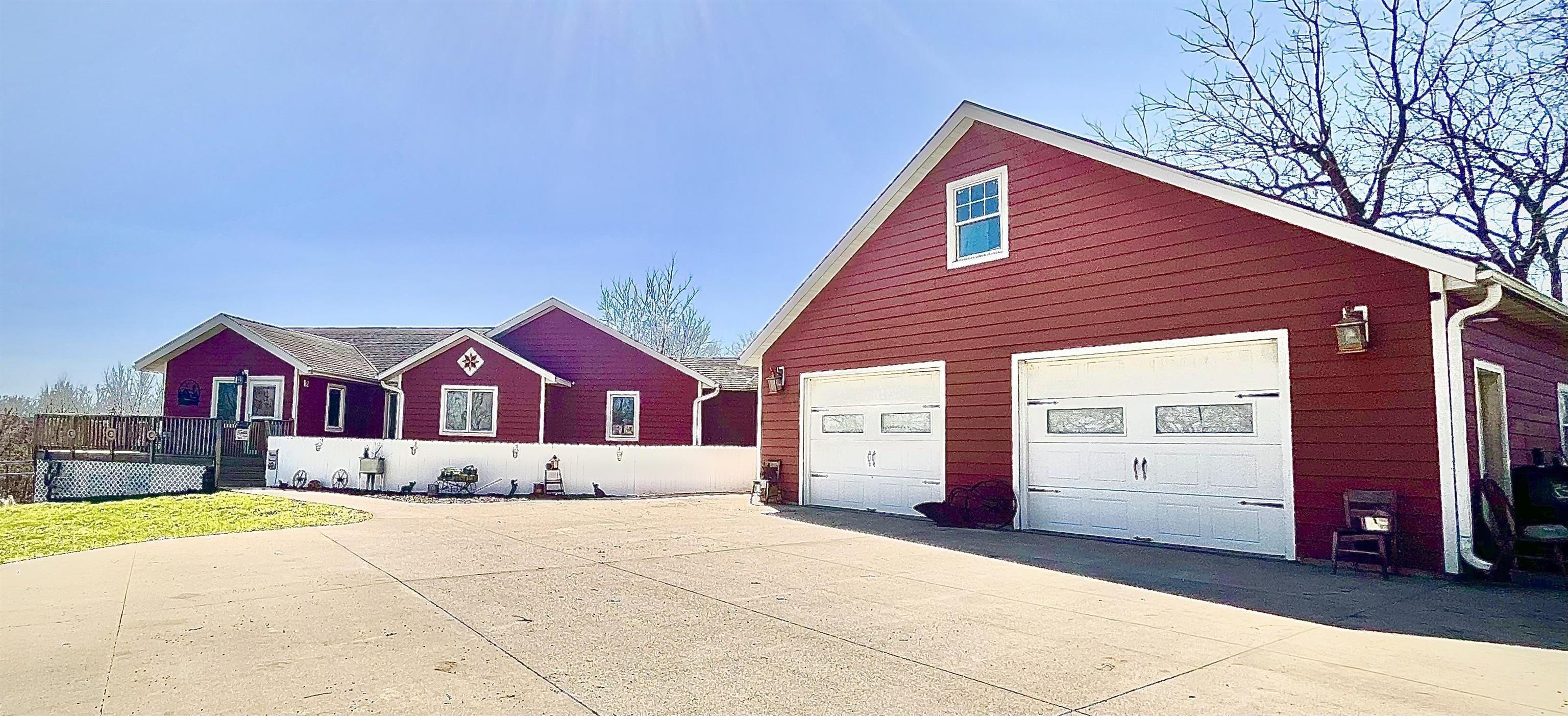 Single Family 4BR 3BA - 33453 Jeidy Hill Road, Wauzeka, WI