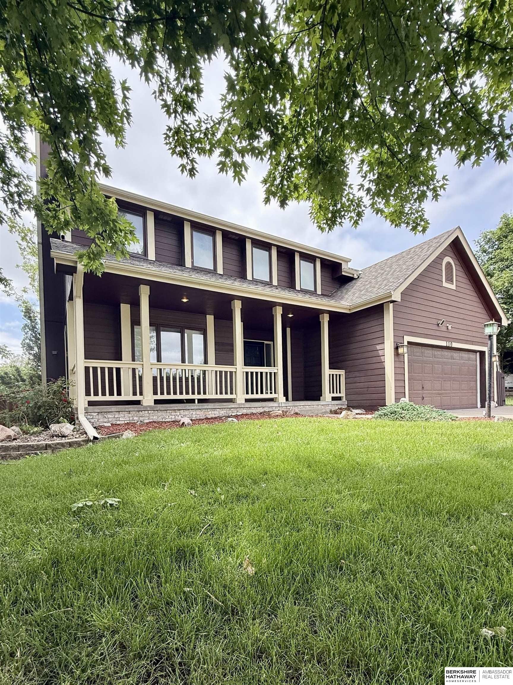 Single Family 5BR 3BA - 110 Fleetwood Drive, Papillion, NE
