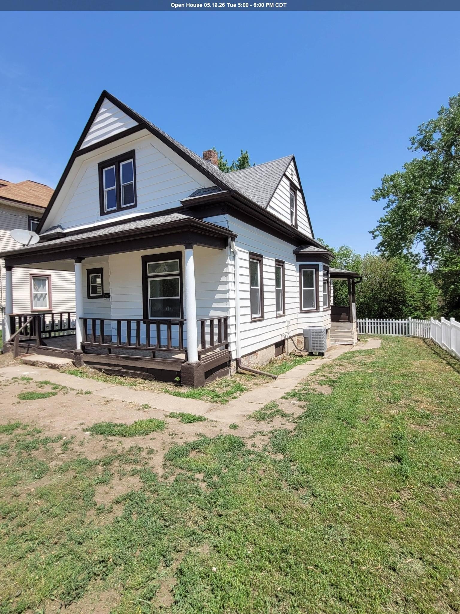 Single Family 4BR 2BA - 2314 Court Street, Sioux City, IA