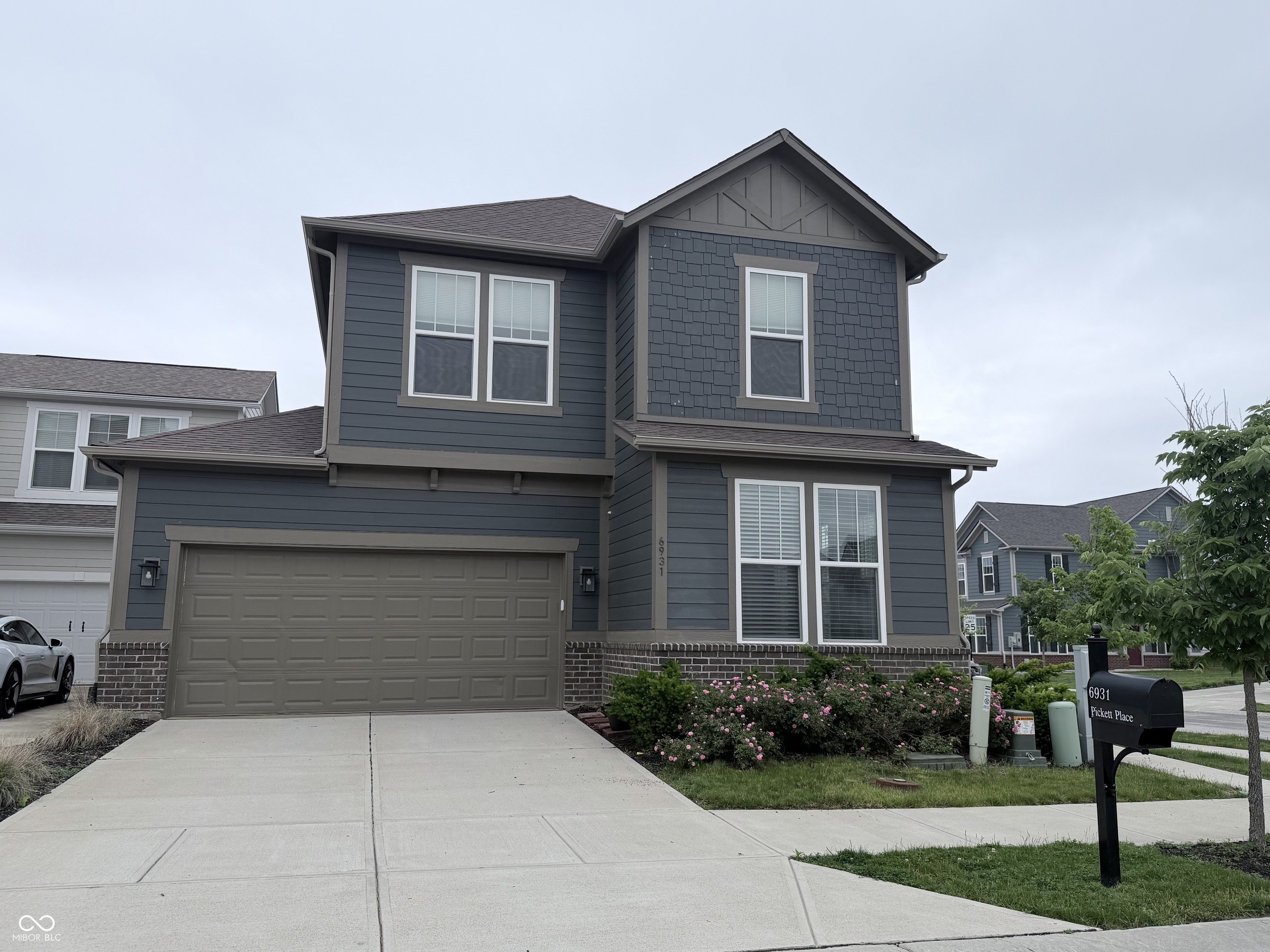 Single Family 4BR 3BA - 6931 Pickett Place, Carmel, IN