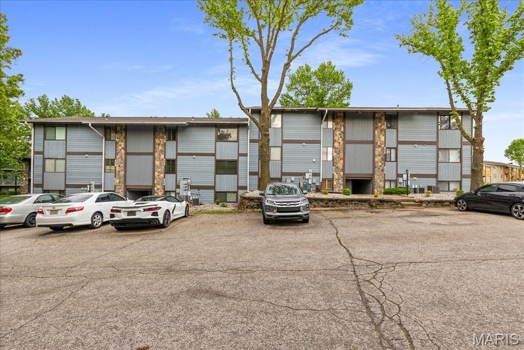 Condo 2BR 1BA - 1722 Gascony Parc Drive, Lake St Louis, MO