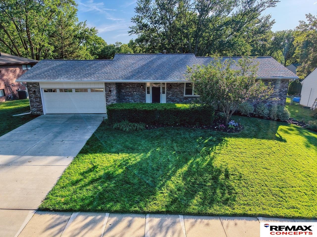 Single Family 4BR 3BA - 1725 Pinedale Avenue, Lincoln, NE