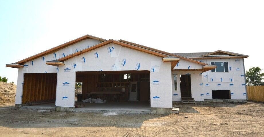 Single Family 6BR 3BA - 1301 NE 34th Avenue, Aberdeen, SD
