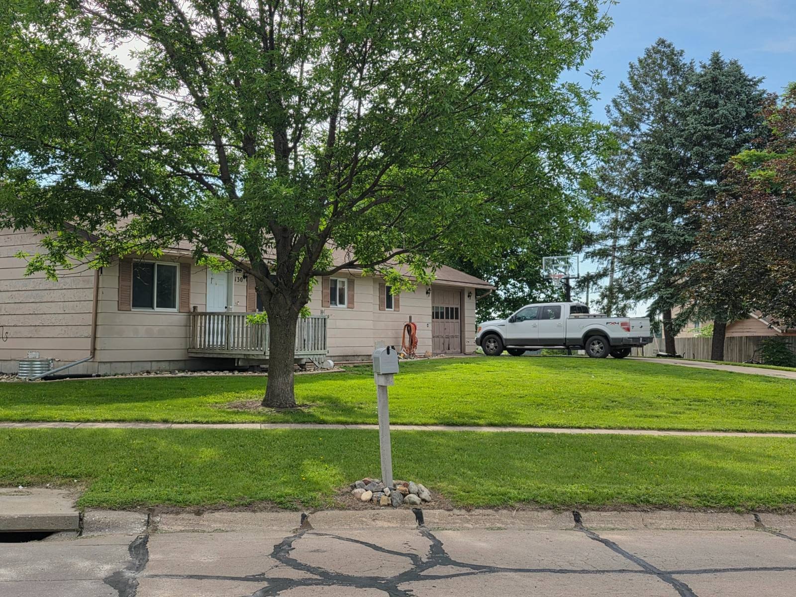 Single Family 3BR 3BA - 130 N 10th Street, O'Neill, NE