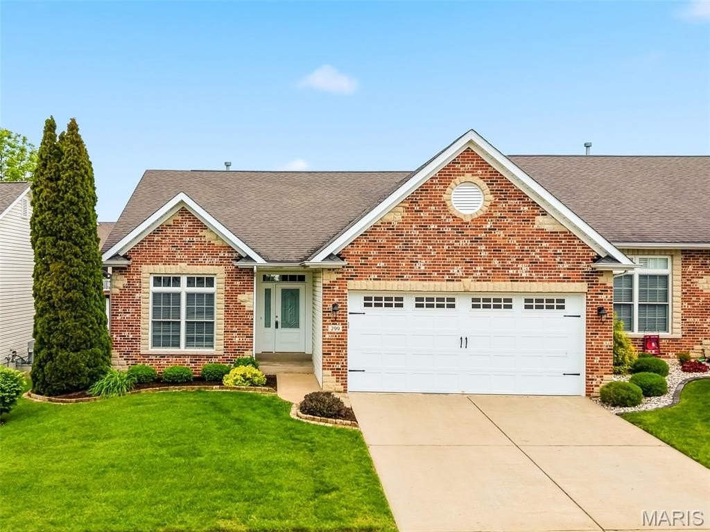 Single Family 3BR 3BA - 299 Glasgow Drive, St Charles, MO