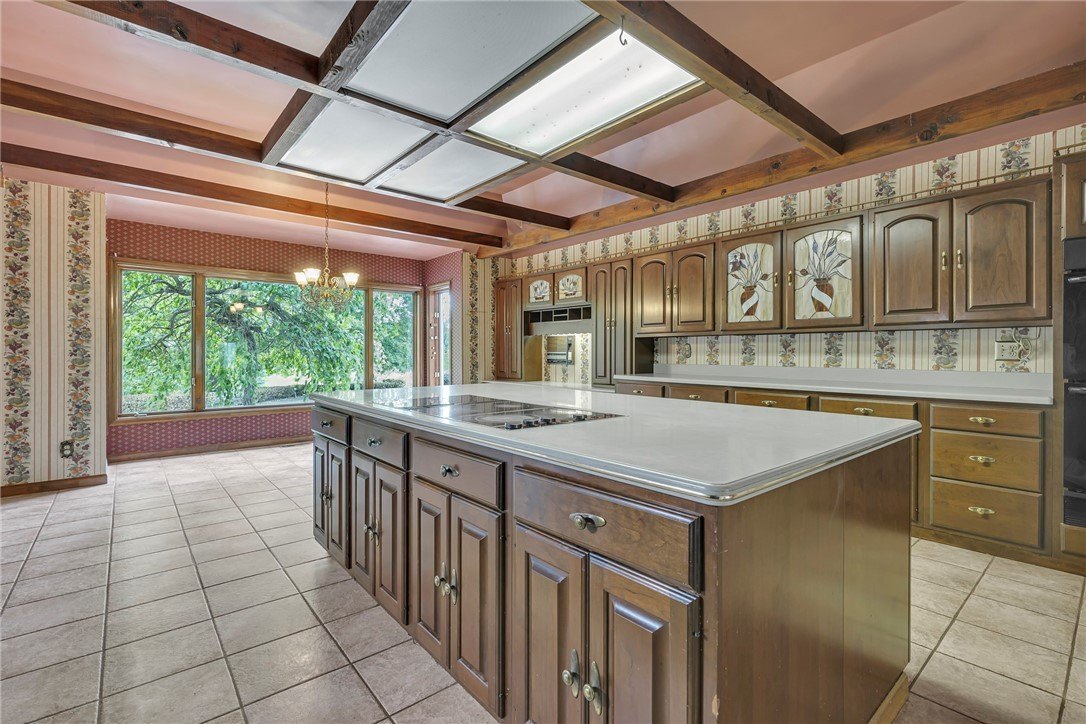 Single Family 4BR 5BA - 450 Knollwood Cir, Economy, PA