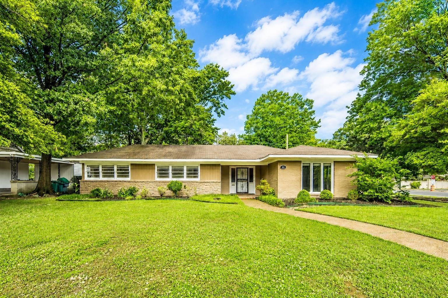 Single Family 3BR 3BA - 219 N ROSE Rd, Memphis, TN