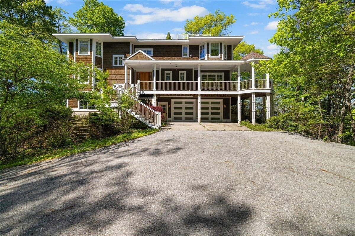 Single Family 4BR 4BA - 4679 Forest Ridge Drive, Holland, MI