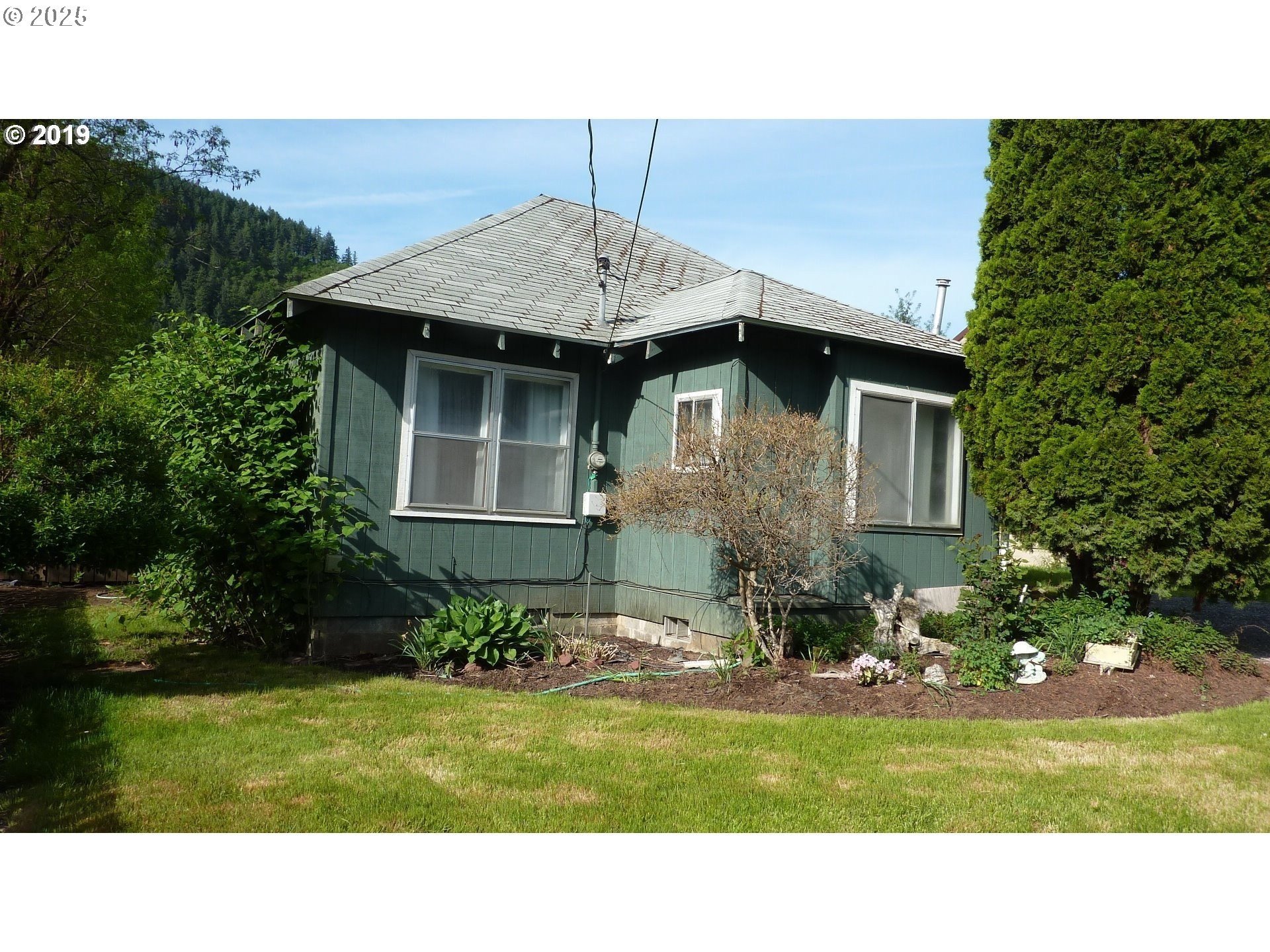 409 N MAIN St  