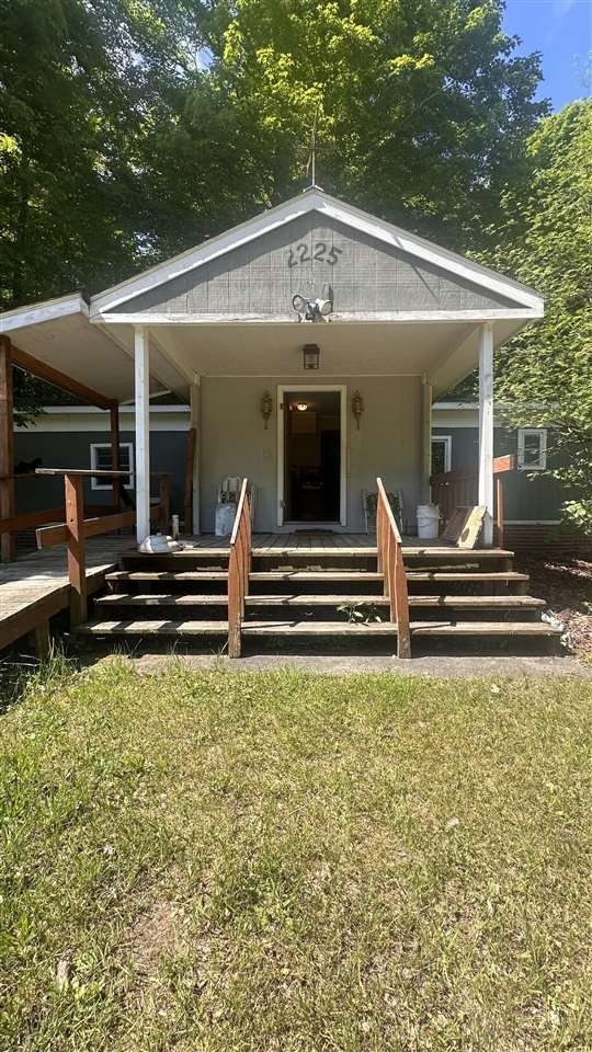 Single Family 3BR 2BA - 2225 Six Mile Lake Rd., East Jordan, MI
