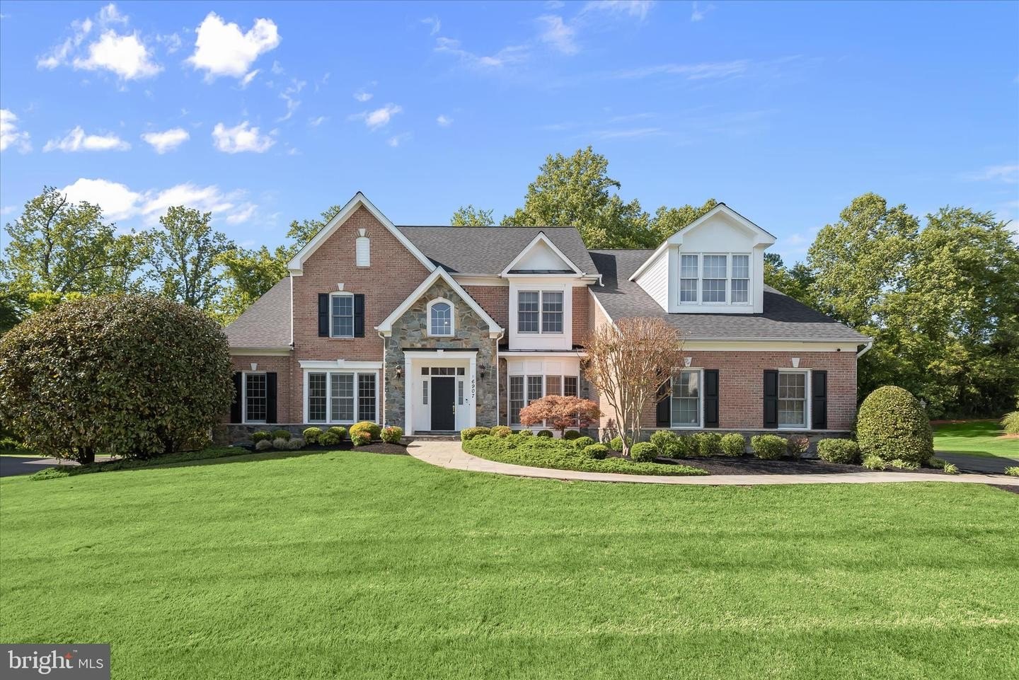 Single Family 4BR 6BA - 16907 HARBOUR TOWN DR, ASHTON, MD
