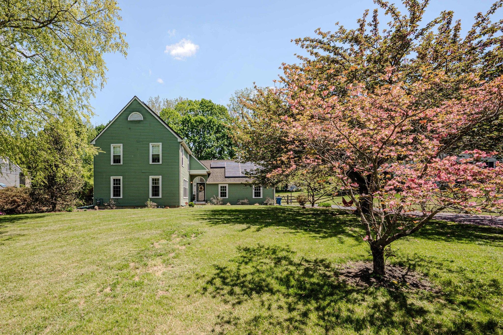 Single Family 6BR 4BA - 21 FARMINGDALE LN, NEWARK, DE