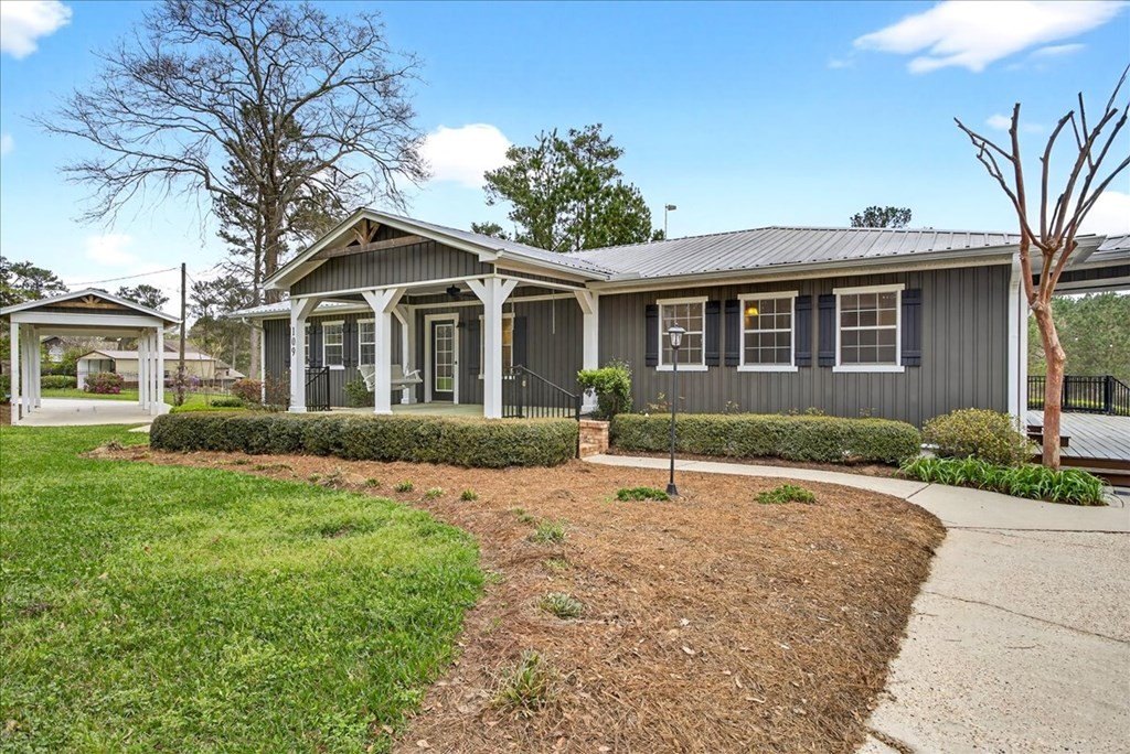 Single Family 7BR 6BA - 109 Reagan Ranch Rd, Laurel, MS